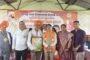 आईच्या स्मृतीप्रित्यर्थ चिमुकल्यांच्या पाठीवर नवे दप्तर: उणेगाव शाळेत भावस्पर्शी सोहळा!